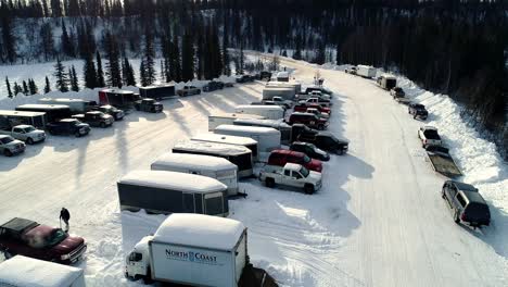 Schneemaschinenfahrt-In-Alaska-Gegen-Krebs.-Petersville,-Alaska