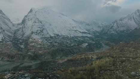 Valle-De-Gojal-Hunza-Superior-Gilgit-Baltistán-Pakistán-Cubierto-De-Nieve