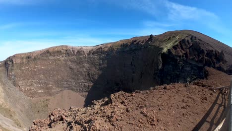 images-of-the-crater-of-mount-vesuvius
