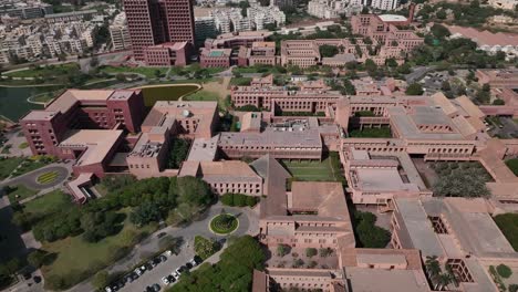El-Hospital-Universitario-Aga-Khan-En-Karachi,-Establecido-En-1985,-Es-El-Sitio-De-Enseñanza-Principal-De-La-Facultad-De-Ciencias-De-La-Salud-De-La-Universidad-Aga-Khan
