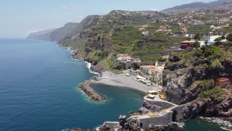 Blick-Auf-Die-Küste-Der-Wunderschönen-Ponta-Do-Sol-Auf-Madeira