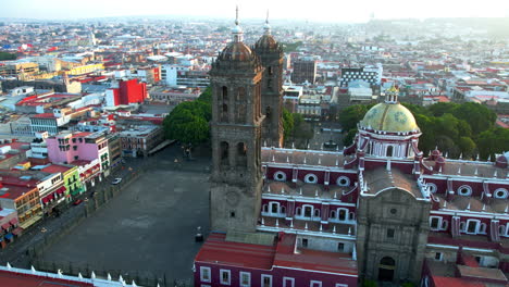 Timelpase-of-Cathedral-of-Puebla,-Baroque-cathedral