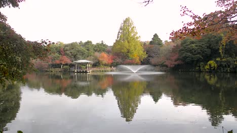 Wasserbrunnen-Im-Kojo-Park-Takaoka-Japan