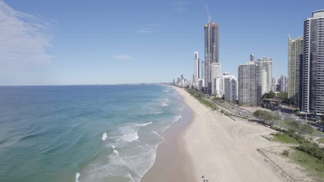 Main-Beach-And-Surfers-Paradise-City-Skylines-In-Gold-Coast,-Queensland,-Australia