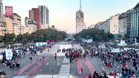 Protesters-Gathered-In-9-De-Julio-Avenue,-Buenos-Aires