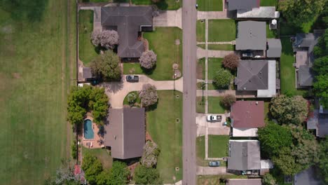 Birds-eye-view-of-homes-in-Lake-Charles,-Louisiana