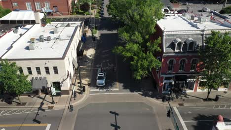 Franklin,-Tennessee-downtown-buildings-with-drone-video-moving-sideways