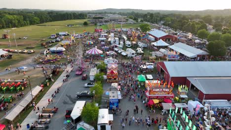 People-enjoy-country-fair