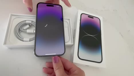 iPhone-14-Pro-in-Deep-Purple