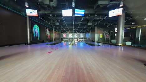Kingpins-Bowling-Auf-Einer-Kreuzfahrt-In-Singapur