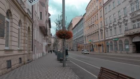 Una-Calle-En-Bratislava,-4k