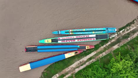 Lancha-Boote-Express-Transport-Und-Angeln-In-Peru,-Pacalpa