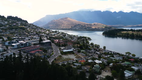 Picturesque-setting---downtown-Queenstown-on-lakeside-in-New-Zealand
