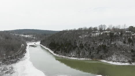 Aerial-View-of-White-River-Along-The-Neills-Bluff-Cliff-During-Winter-In-Fayetteville,-Arkansas