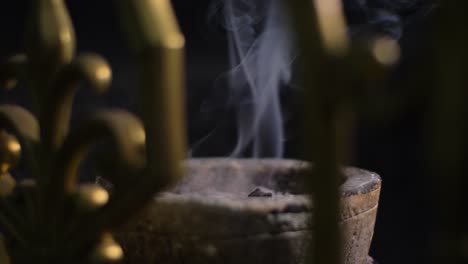 Incense-burner-frankincense-coal-perfume-indoor-houses-Arabic-tradition-Ramadan-Yemen