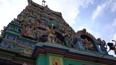 Look-up-view-of-the-famous-Sri-Layan-Sithi-Vinayagar-Temple-in-Keong-Saik-Rd,-Chinatown,-Singapore