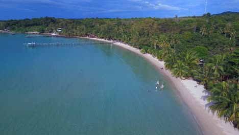 hammocks-in-turquoise-water-on-white-sandy-beach
