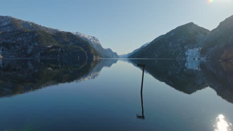 Hermosa-Vista-Invernal-Del-Fiordo-Veafjorden,-Noruega