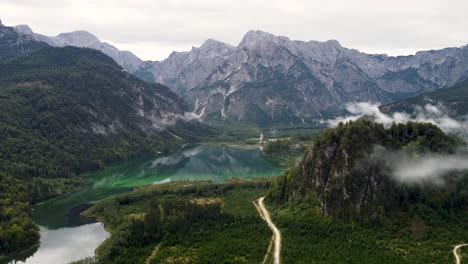 aerial,-push-in,-of-Almsee-Lake-in-the-Austrian-Alps