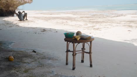 Erleben-Sie-Die-Atemberaubende-Aussicht-Auf-Den-Strand-Von-Mtende-In-Sansibar,-Tansania,-Und-Genießen-Sie-Einen-Entspannten-Tag-Am-Meer