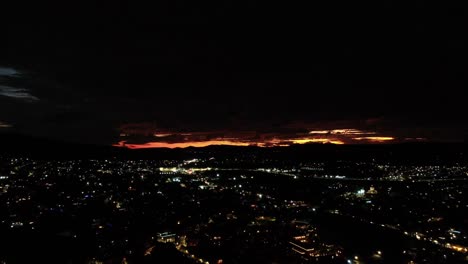 Luftaufnahme-Bei-Sonnenuntergang-Der-Stadt-San-Miguel-De-Allende