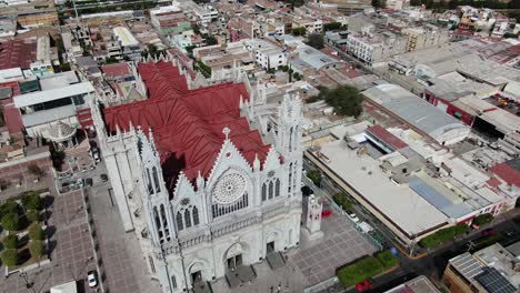 Aerial-shot-of-cathedral-of-León-expiatory-temple