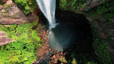 Belmore-Falls,-Australia,-Drone-Descending-Spiral-Down-Waterfall