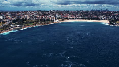 Coogee-Beach,-Drone-Flys-Towards-Coogee-Beach,-Australia