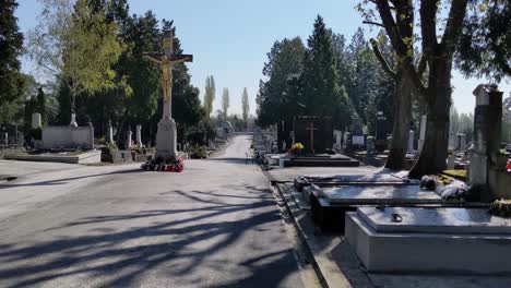 Peaceful-sunny-day-at-the-main-cemetery-in-Croatian's-capital,-Zagreb