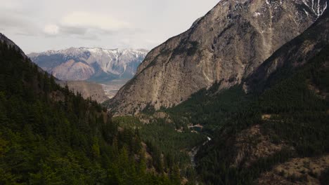 Establishing-shot-of-mountains-and-valley-near-Duffey-Lake-in-British-Columbia