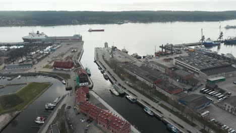 Luftaufnahme:-Zentrales-Fährhafenterminal-Von-Klaipeda-Der-Alte-Fährhafen