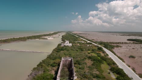 Hacienda-Abandonada-En-Mangorve-En-Yucatan