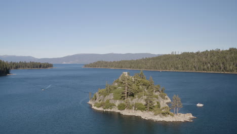 Craning-down-to-Fannette-Island-Lake-Tahoe
