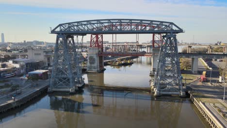 Revealing-the-Old-Steel-Structure-of-the-Ferry-Bridge-in-La-Boca,-Buenos-Aires
