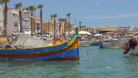 Puerto-Y-Horizonte-Del-Pueblo-Pesquero-Tradicional-De-Marsaxlokk-En-La-Isla-De-Malta-En-El-Mar-Mediterráneo