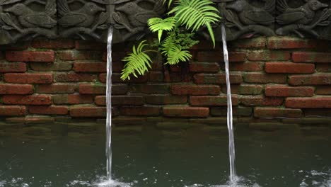 Brunnenwasserspritzer-In-Einem-Stadtpark-In-Singapur