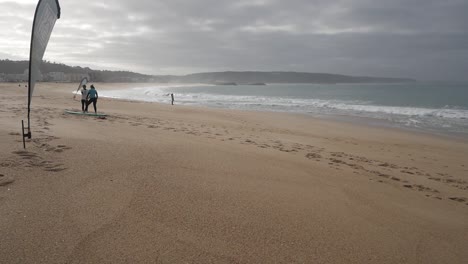 Nazare-beach-in-Oeste-region,-Portugal-on-a-winter-morning