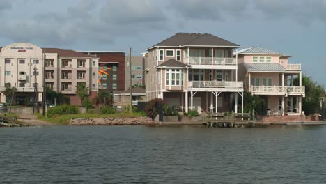 Aerial-of-affluent-Lakefront-homes-in-near-Galveston,-Texas