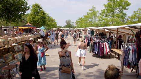 Amazing-Flea-Market-in-Berlin-with-Antique-Stuff-and-Hipster-Clothes