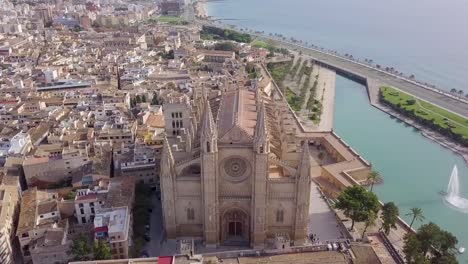Kathedrale-Von-Mallorca-In-Palma,-Spanien
