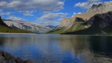 Beautiful-Time-Lapse-of-moving-clouds-near-a-lake-in-Banff,-Canada