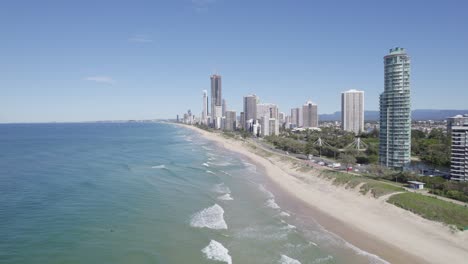 Luxury-Hotels-And-Apartments-At-The-Waterfront-Of-Surfers-Paradise-In-Gold-Coast,-Queensland,-Australia