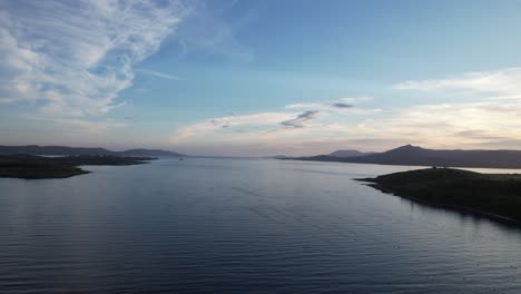 Sonnenuntergang-Am-Eagle-Point-Irland-West-Cork,-Drohnen-Luftaufnahme