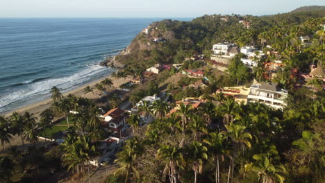 Blick-Auf-Tropische-Strandhäuser-In-San-Pancho,-Mexiko