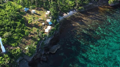 Malerische-Küste-Der-Insel-Limasawa-Auf-Den-Philippinen---Luftaufnahme-Von-Oben-Nach-Unten