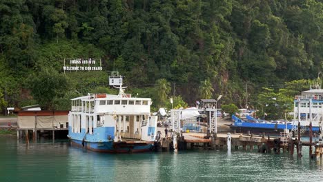 First-person-view-of-a-ferry-arriving-at-Koh-Chang-island,-Thailand-CROP-Slowmo