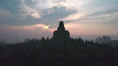Amanecer-En-Candi-Borobudur
