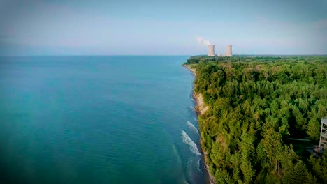 Luftdrohnenaufnahmen-Der-Küste-Und-Des-Strandes-Des-Eriesees