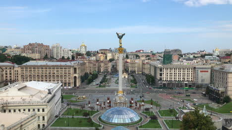 Vista-Aérea-De-La-Plaza-De-La-Independencia-En-Kiev,-Ucrania