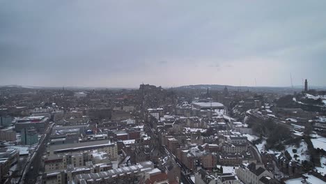 Machen-Sie-Einen-Kurzen-Flug-über-Die-Historische-Schottische-Hauptstadt-Edinburgh